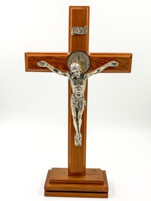 1103 Cristo San Benito madera base 25cm