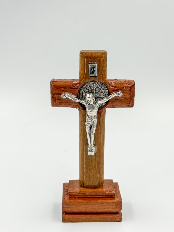 1109 1109 Cristo San Benito madera base 10cm